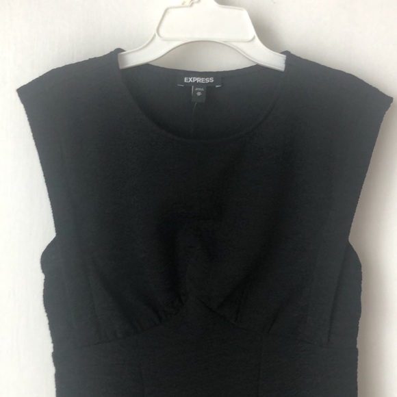 Textured Empire Seam Tank - Picture 4 of 6